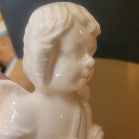 Vintage Winged Cupid Porcelain Vase - Picture 4 of 4
